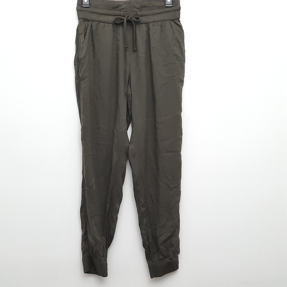 *SOLD* Aritzia TNA Grenville Pants - Picture 4 of 8